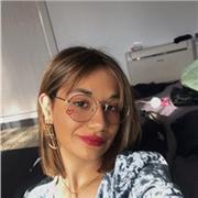 Profesora de Lengua imparte clases a niños de todas las edades
